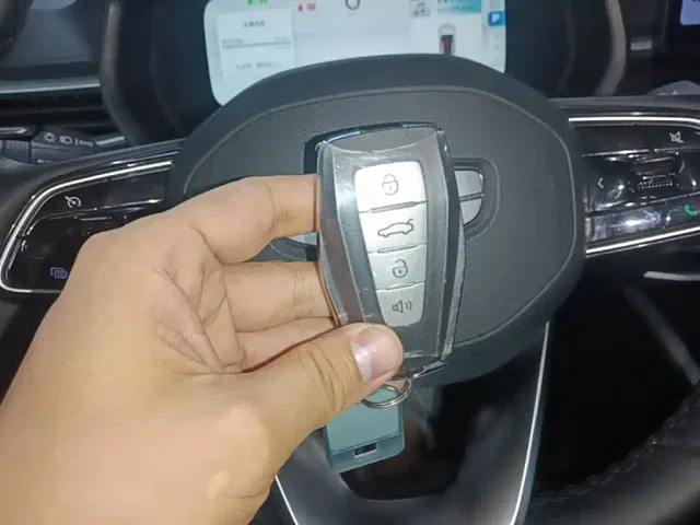 Geely Emgrand — Фото автомобиля 8