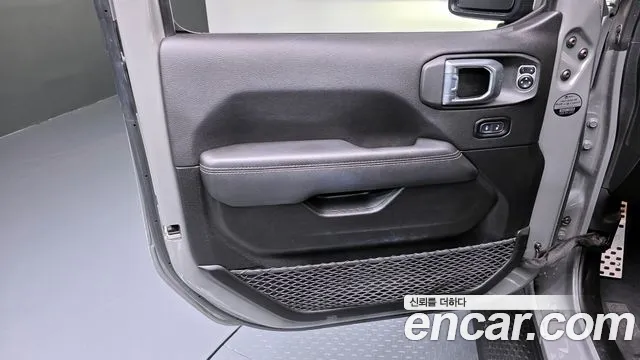 Jeep Wrangler Wrangler (JL) 2.0 Overland 4 двери — Фото автомобиля 22