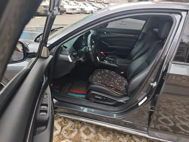 Honda Accord — Фото автомобиля 17