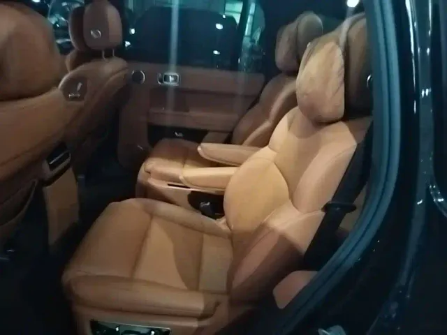 Li Auto L9 — Фото автомобиля 16