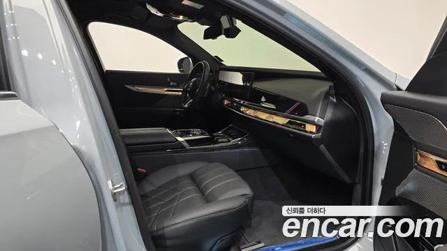 BMW 7-Series 7 серия (G70) 740i xDrive M Sport — Фото автомобиля 22