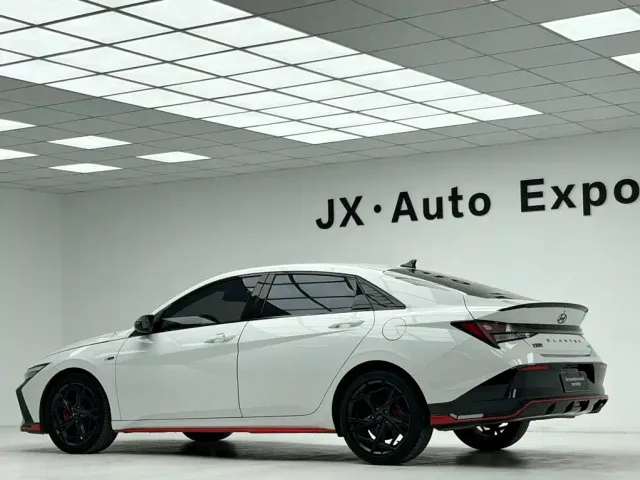 Hyundai Elantra — Фото автомобиля 9