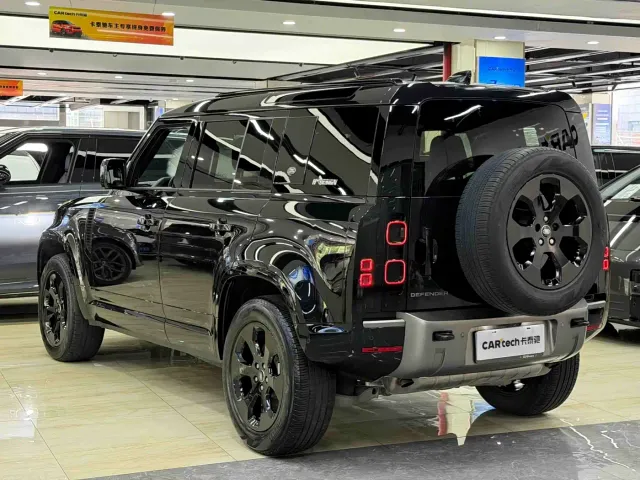 Land Rover Defender — Фото автомобиля 7