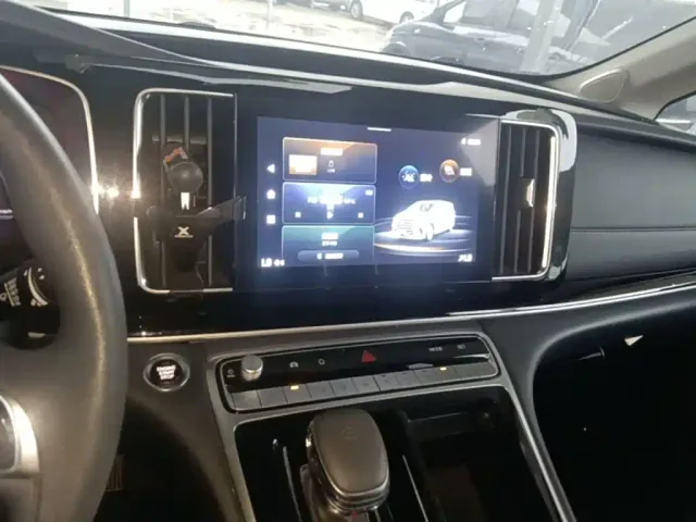 GAC Trumpchi M8 — Фото автомобиля 12