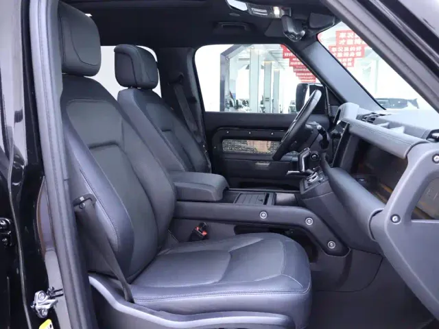 Land Rover Defender — Фото автомобиля 21