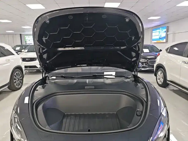 Xiaomi SU7 — Фото автомобиля 19
