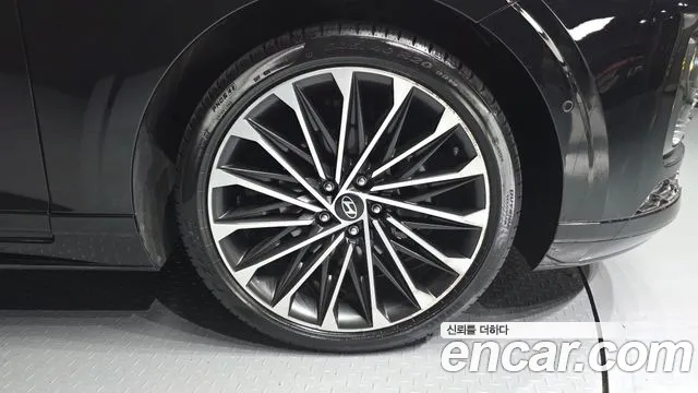 Hyundai Grandeur GN7 — Фото автомобиля 6