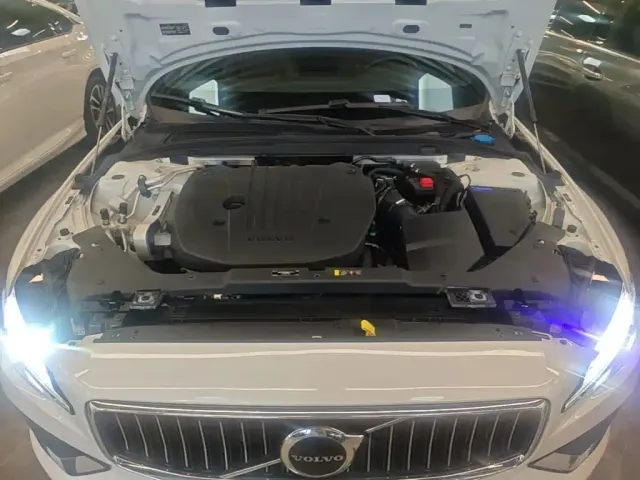Volvo S60 — Фото автомобиля 19