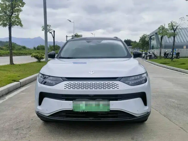 Leapmotor C11 — Фото автомобиля 2