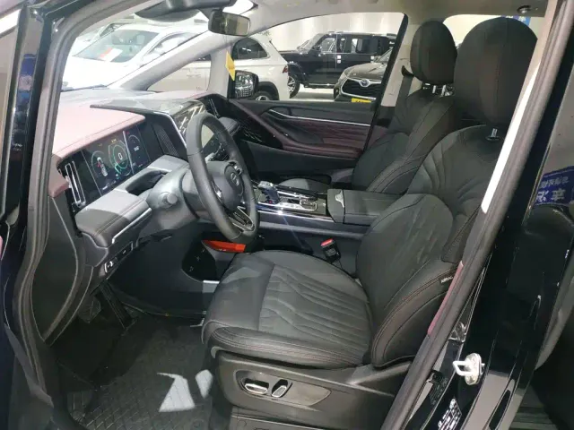 GAC Trumpchi M8 — Фото автомобиля 14
