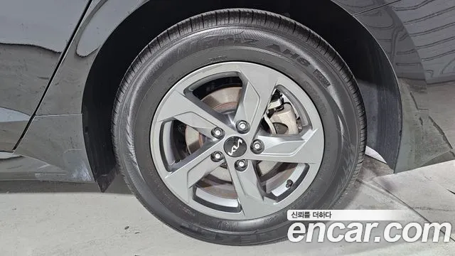 Kia K5 Новый K5 3 поколение 2.0 LPi(Для проката) — Фото автомобиля 21