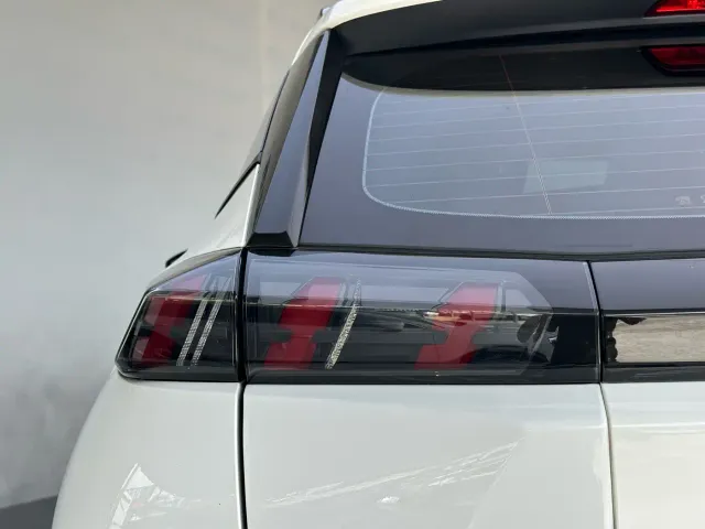 Peugeot 2008 — Фото автомобиля 8