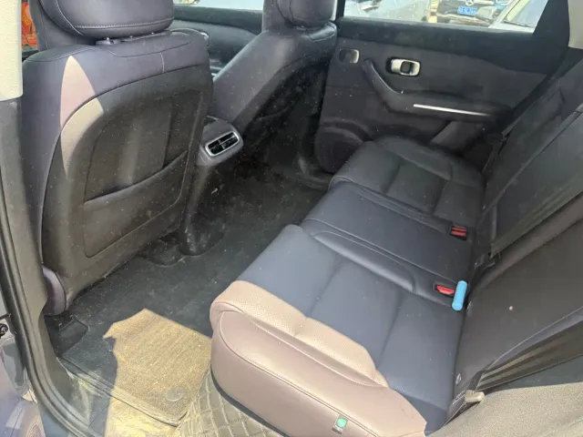 Leapmotor C10 — Фото автомобиля 5