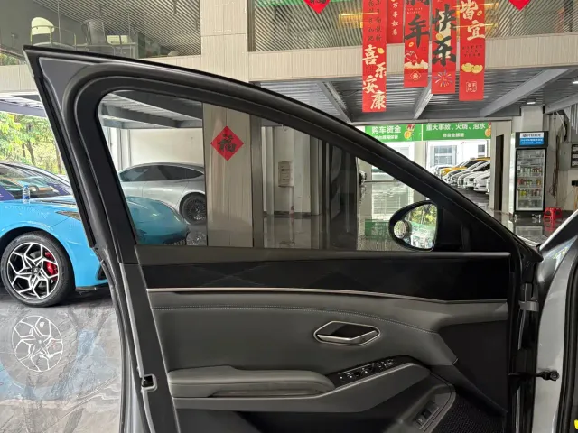 BYD Qin L — Фото автомобиля 20