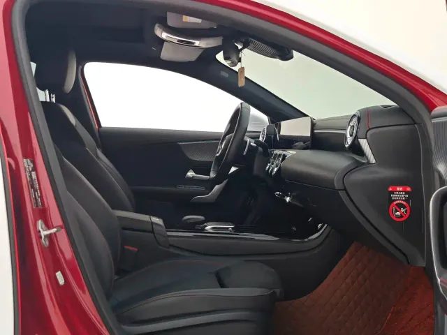 Mercedes-Benz A-Class — Фото автомобиля 10