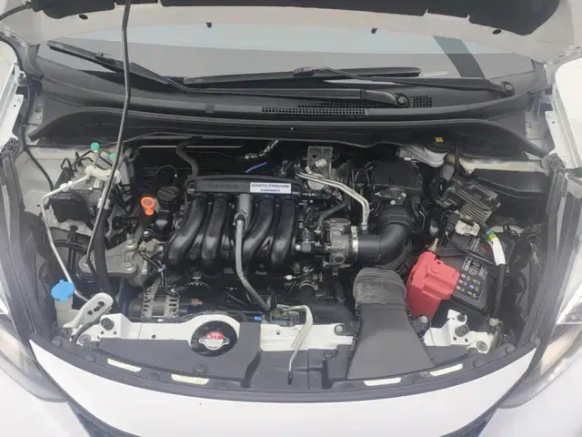 Honda Fit — Фото автомобиля 10