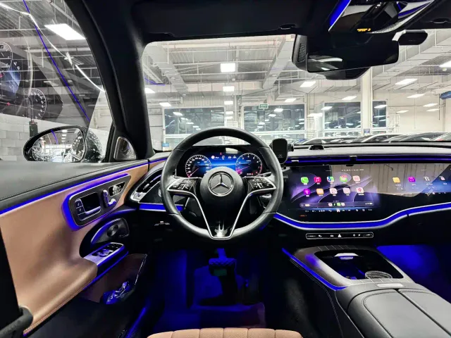 Mercedes-Benz E-Class — Фото автомобиля 18