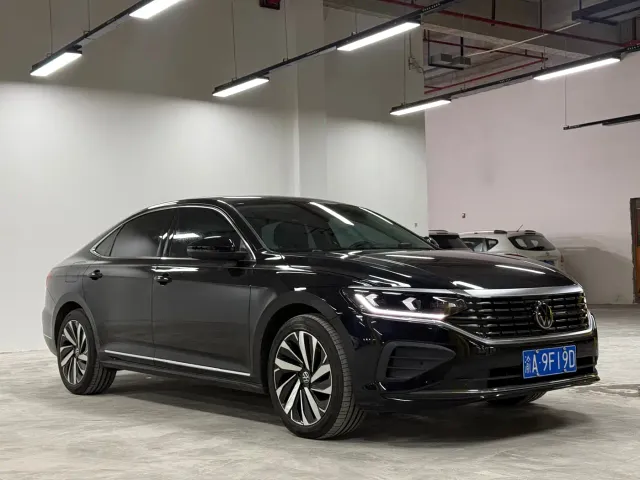 Volkswagen Passat — Фото автомобиля 3