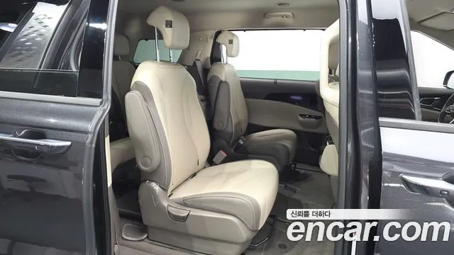 Kia Carnival 4th Gen — Фото автомобиля 11