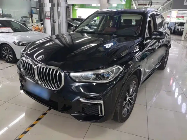 Фотография автомобиля — BMW X5