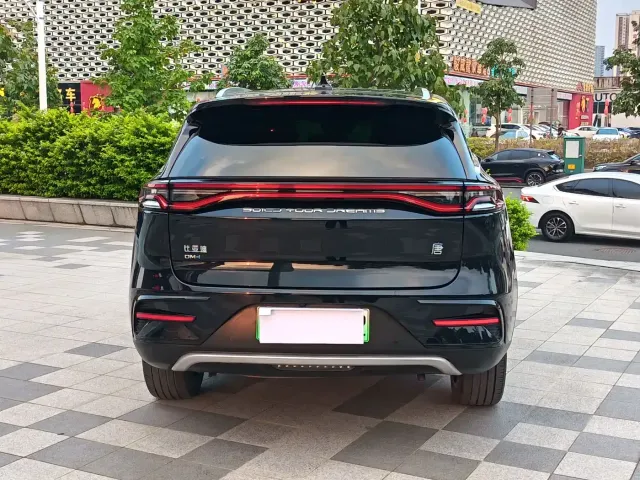 BYD Tang — Фото автомобиля 3