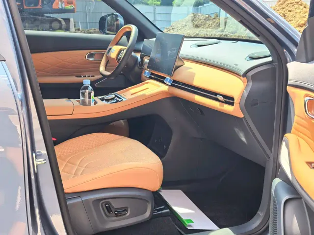 Geely Galaxy Starship 7 EM-i — Фото автомобиля 12