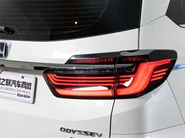 Honda Odyssey — Фото автомобиля 8
