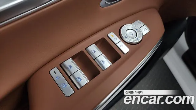 Genesis GV70 2.5T Бензин AWD — Фото автомобиля 24
