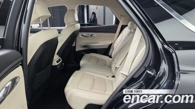 Genesis GV70 — Фото автомобиля 18