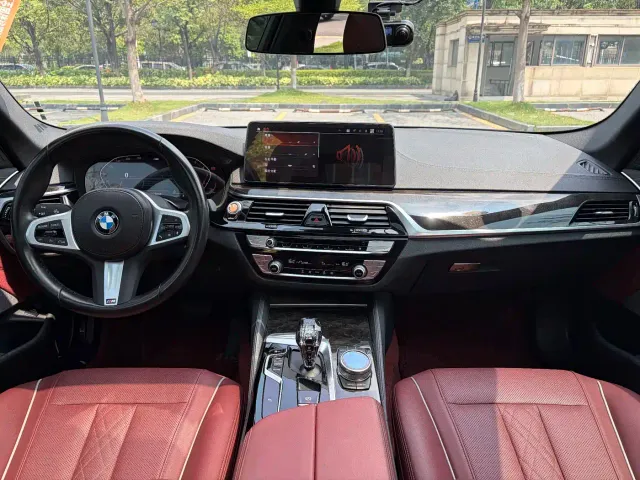 BMW 5 Series — Фото автомобиля 9
