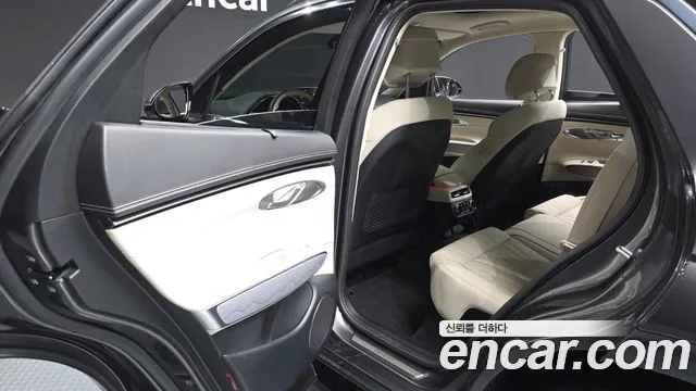 Genesis GV70 2.5T Бензин 2WD — Фото автомобиля 21