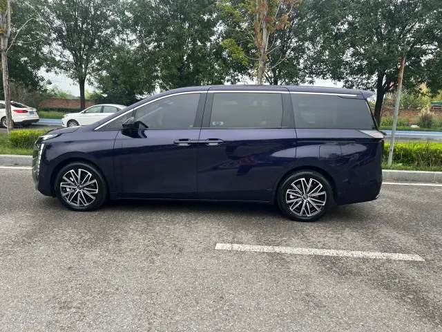 GAC Trumpchi E8 — Фото автомобиля 15
