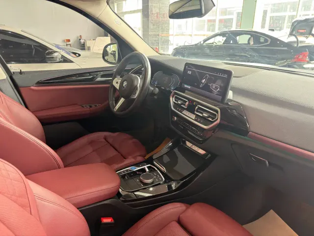 BMW iX3 — Фото автомобиля 6