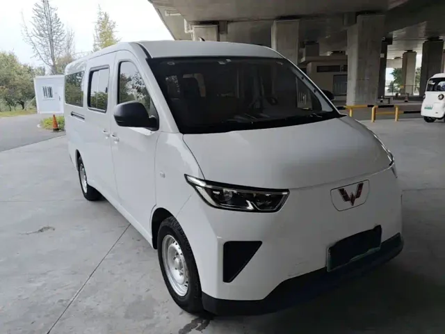Wuling Yangguang — Фото автомобиля 3