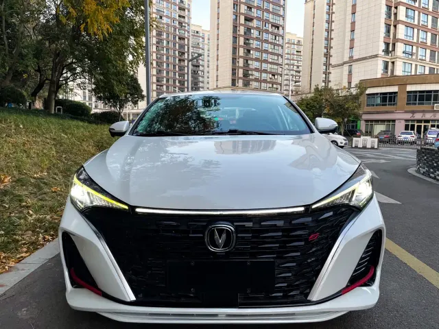 Фотография автомобиля — Changan Eado