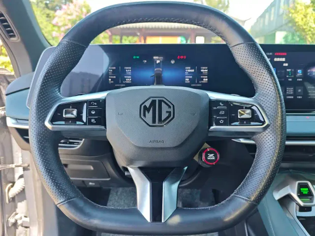 MG MG7 2025 2.0T Trophy+ Super Smart Driving Edition — Фото автомобиля 7
