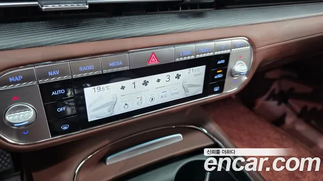 Genesis G90 Бензин 3.5 турбо AWD — Фото автомобиля 16