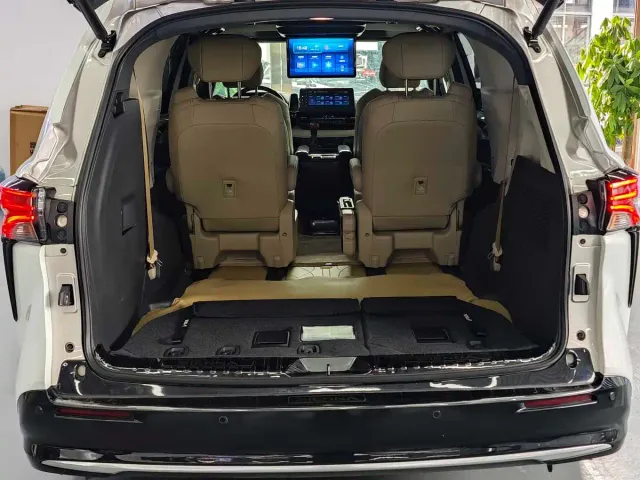 Toyota Sienna — Фото автомобиля 28