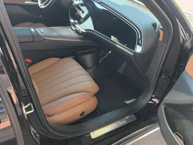 Mercedes-Benz E-Class — Фото автомобиля 8