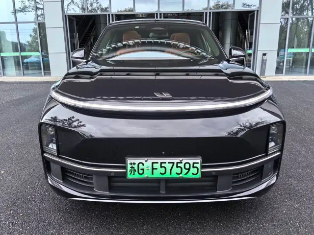 Li Auto L8 — Фото автомобиля 2