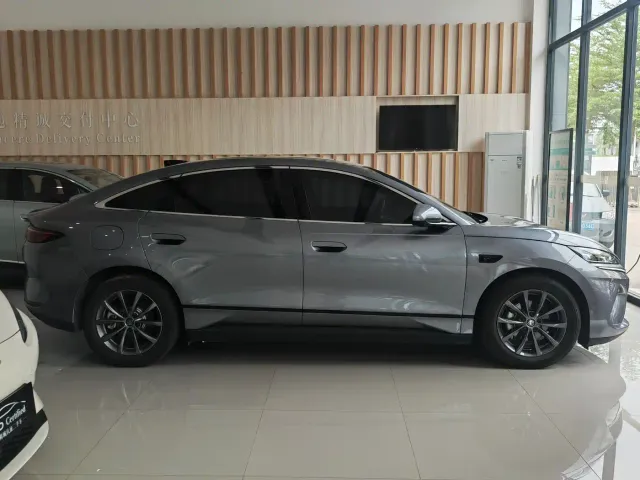 BYD Qin L — Фото автомобиля 7