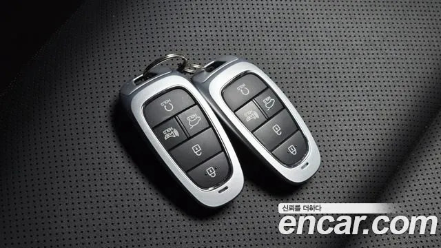 Hyundai Tucson Tucson (NX4) Дизель 2.0 2WD — Фото автомобиля 17