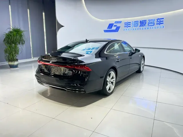 Audi A7L — Фото автомобиля 3