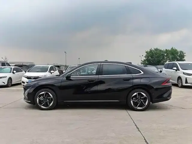 Wuling Starlight — Фото автомобиля 4