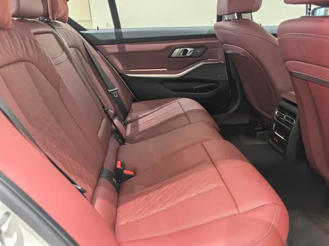 BMW 3 Series — Фото автомобиля 12