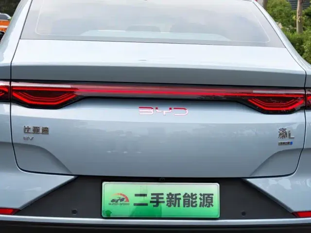 BYD Qin L — Фото автомобиля 19