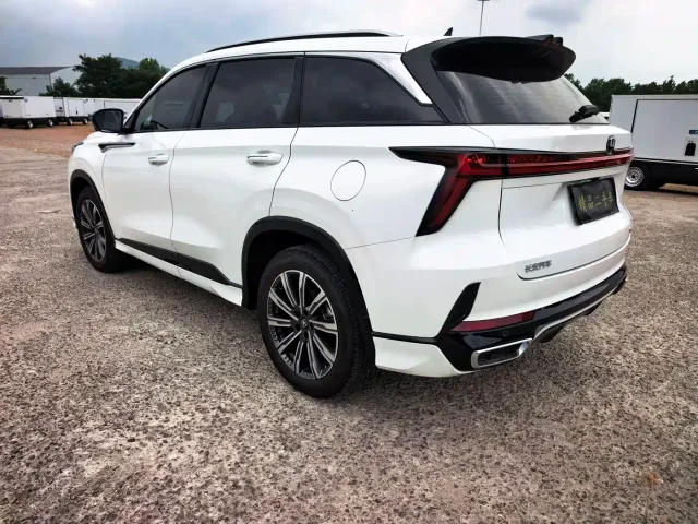 Changan CS75 Plus — Фото автомобиля 12