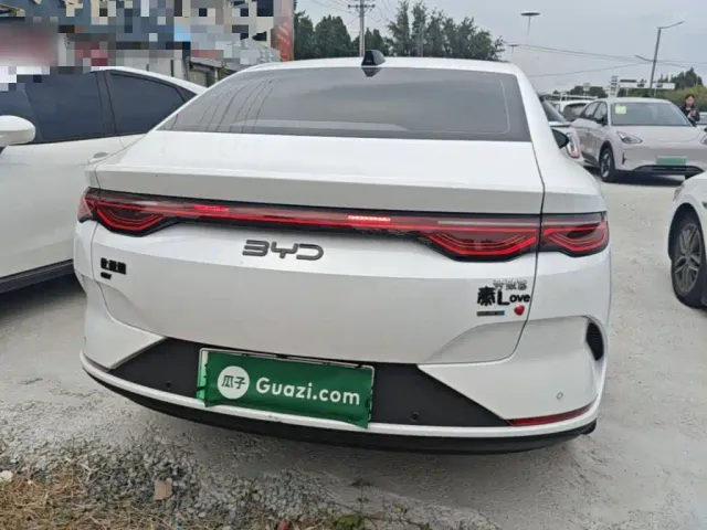 BYD Qin L — Фото автомобиля 5