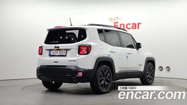Jeep Renegade — Фото автомобиля 2