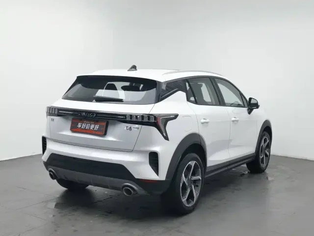Lynk & Co Lynk & Co 06 EM-P 2022 PHEV 84KM Range Pro — Фото автомобиля 2
